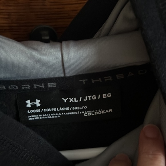 Boys under Armour hoodie - Picture 3 of 7